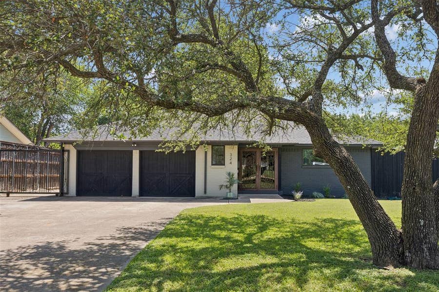Property photo for 324 N Brighton Avenue, Dallas, TX