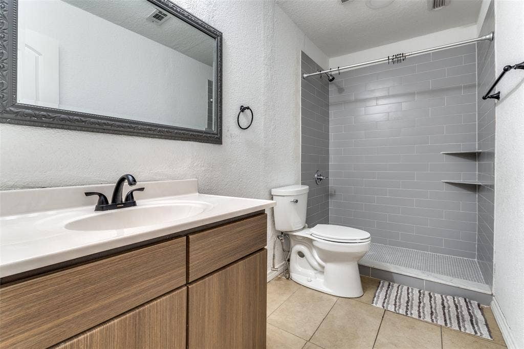1402 S Carrier Parkway, #110, Grand Prairie, TX 75051 1402 S Carrier Parkway, #110, Grand Prairie, TX 75051
