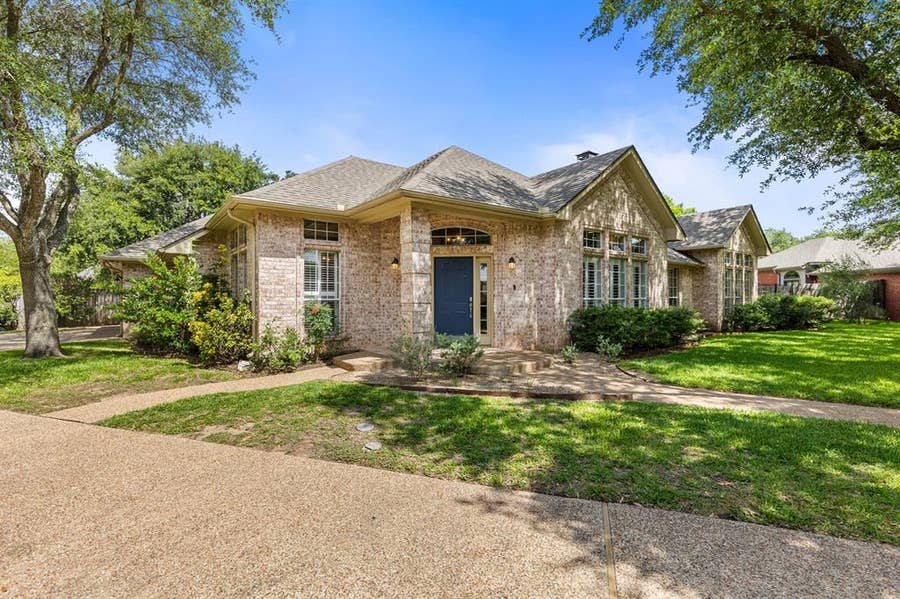 Property photo for 901 Steamboat Circle, Hewitt, TX