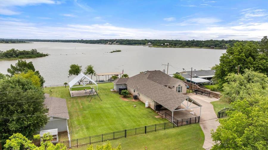 Property photo for 3226 Sunrise Court, Granbury, TX