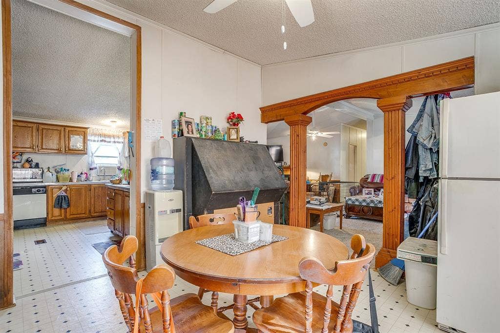 127 Lelon Lane, Springtown, TX 76082 127 Lelon Lane, Springtown, TX 76082
