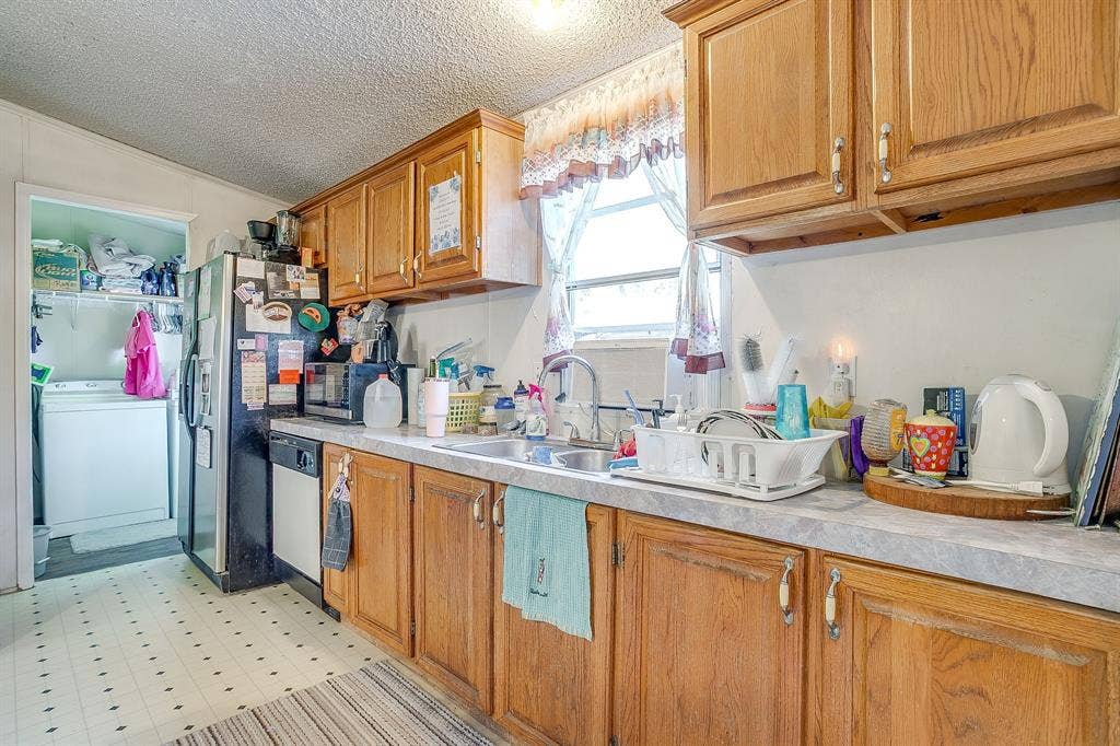 127 Lelon Lane, Springtown, TX 76082 127 Lelon Lane, Springtown, TX 76082