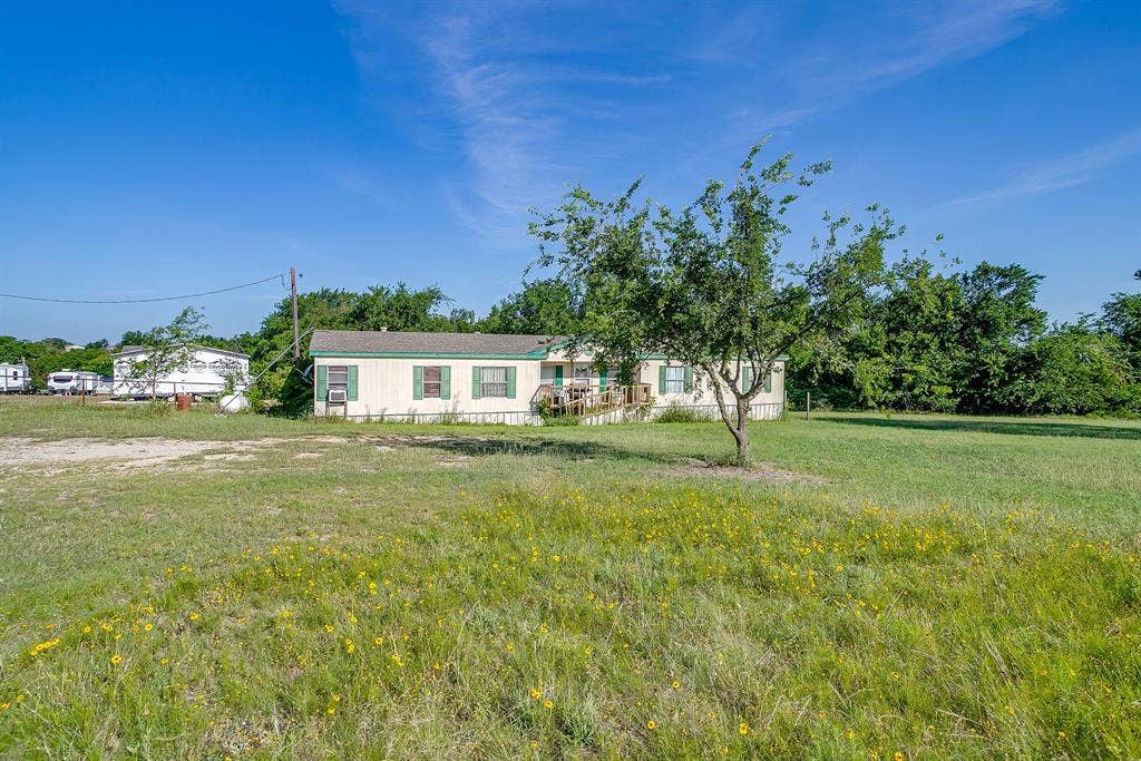 127 Lelon Lane, Springtown, TX 76082 127 Lelon Lane, Springtown, TX 76082