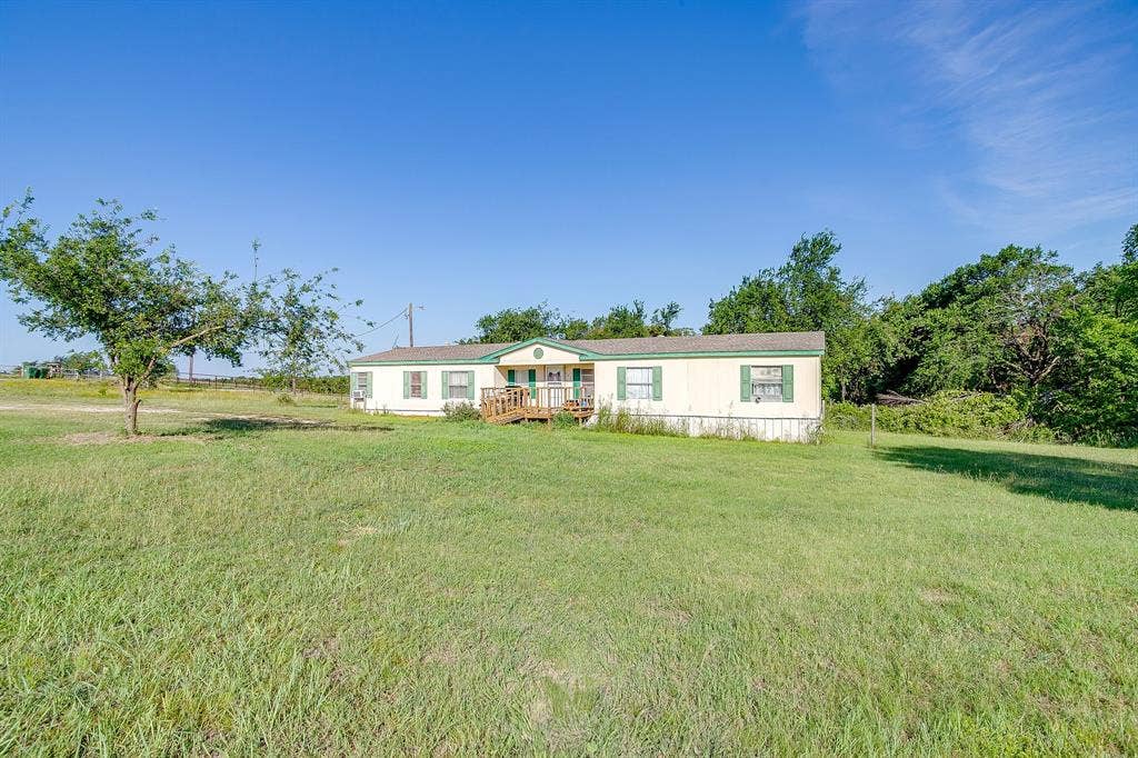 127 Lelon Lane, Springtown, TX 76082 127 Lelon Lane, Springtown, TX 76082