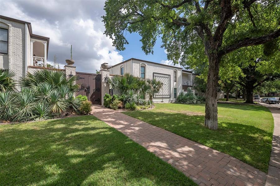 Property photo for 5907 E University Boulevard, #101, Dallas, TX