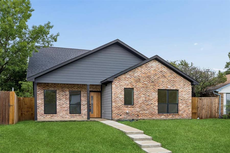 Property photo for 1427 Smokehouse Street, Mesquite, TX