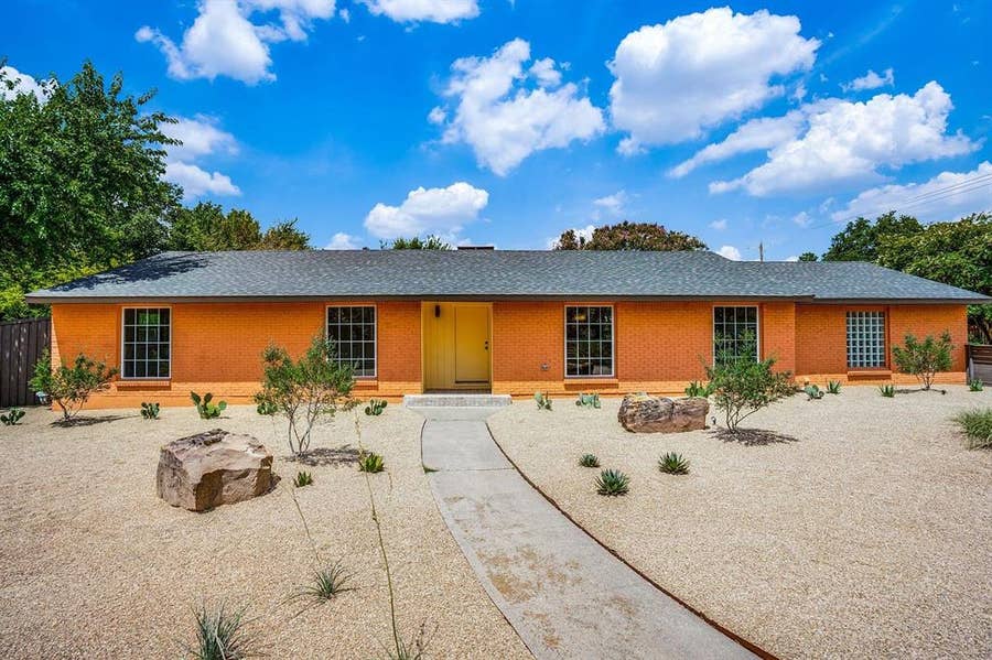 Property photo for 10343 Marsh Lane, Dallas, TX
