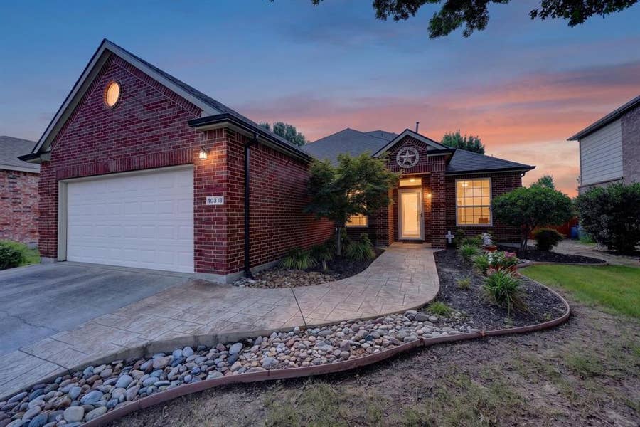 Property photo for 10318 Augusta Lane, Rowlett, TX