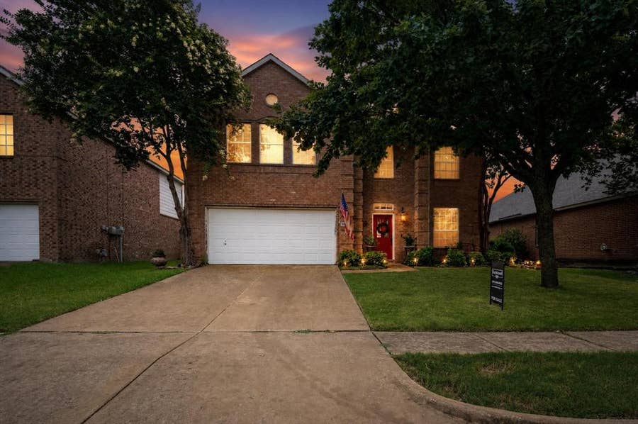 Property photo for 10610 Gleneagles Lane, Rowlett, TX