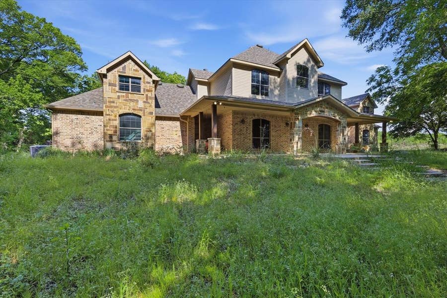 Property photo for 240 Grande Casa Road, Waxahachie, TX