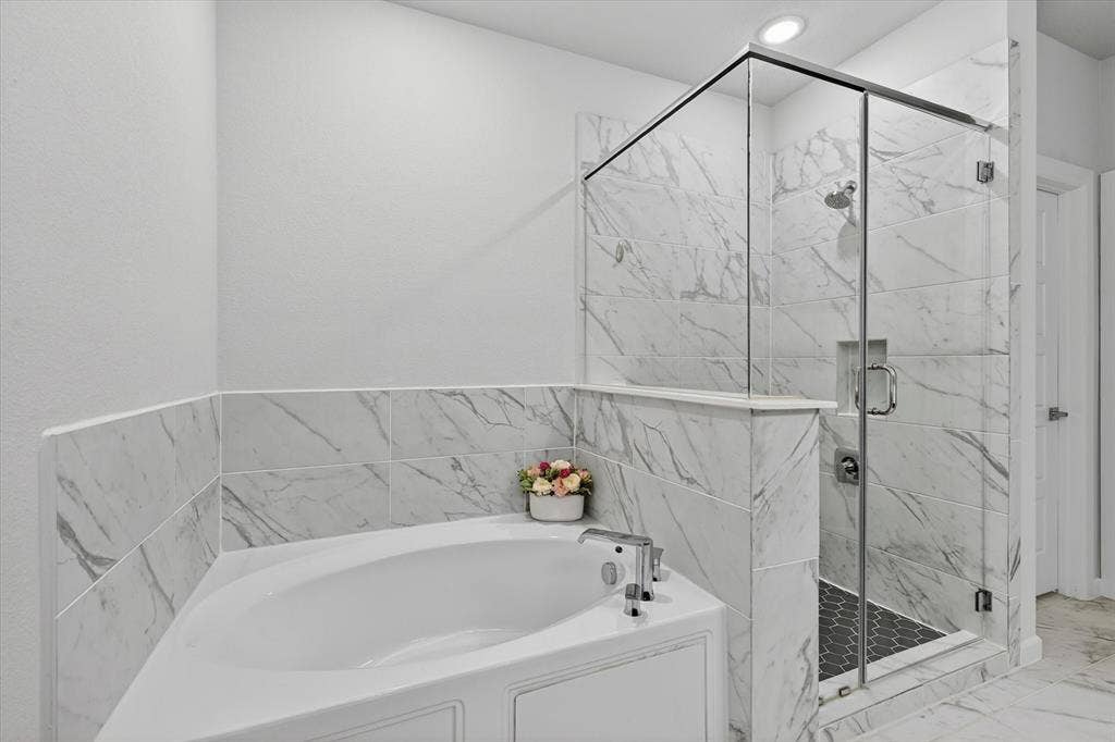 1341 Roundup Way, Argyle, TX 76226 Separate Shower and Garden Tub