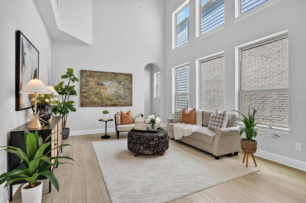 1341 Roundup Way, Argyle, TX 76226 Light and Bright Living Room