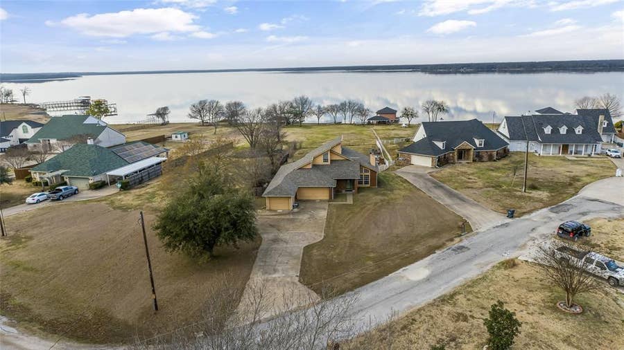 Property photo for 10578 Kitsee Knoll Way, Quinlan, TX