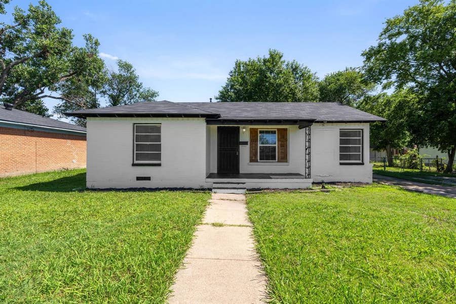 Property photo for 1718 Cranford Drive, Garland, TX