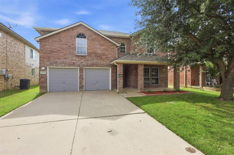 Property photo for 12521 Patnoe Drive, Fort Worth, TX