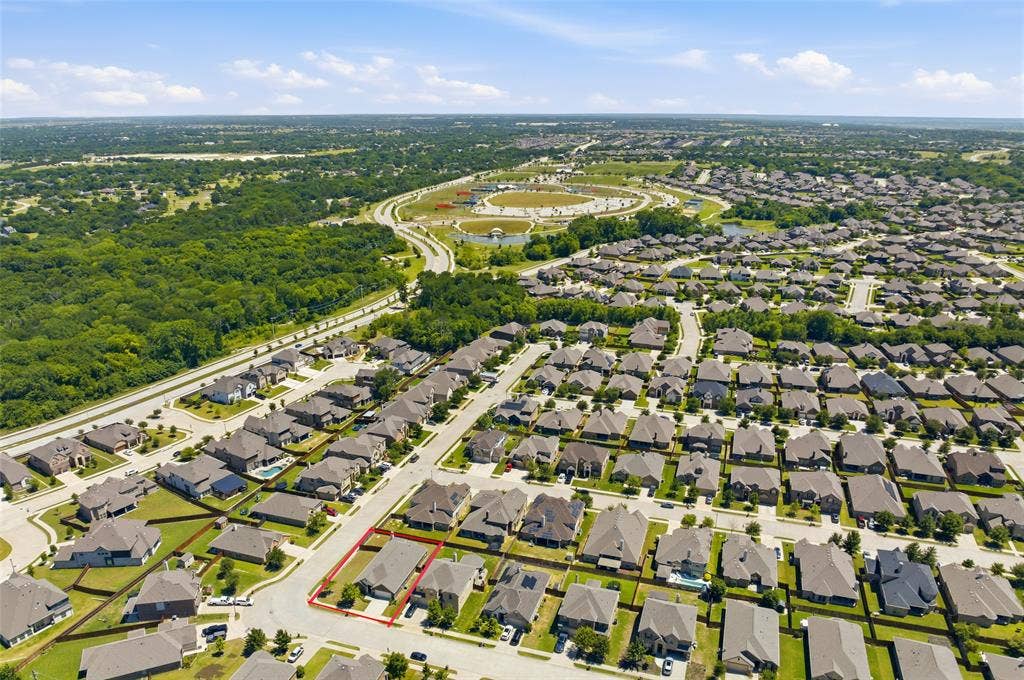 466 Rockaway Drive, Midlothian, TX 76065 Walk to 105-acre Midlothian Community Park