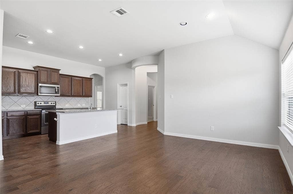 466 Rockaway Drive, Midlothian, TX 76065 Dining & Kitchen