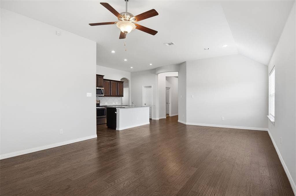 466 Rockaway Drive, Midlothian, TX 76065 Living & Dining