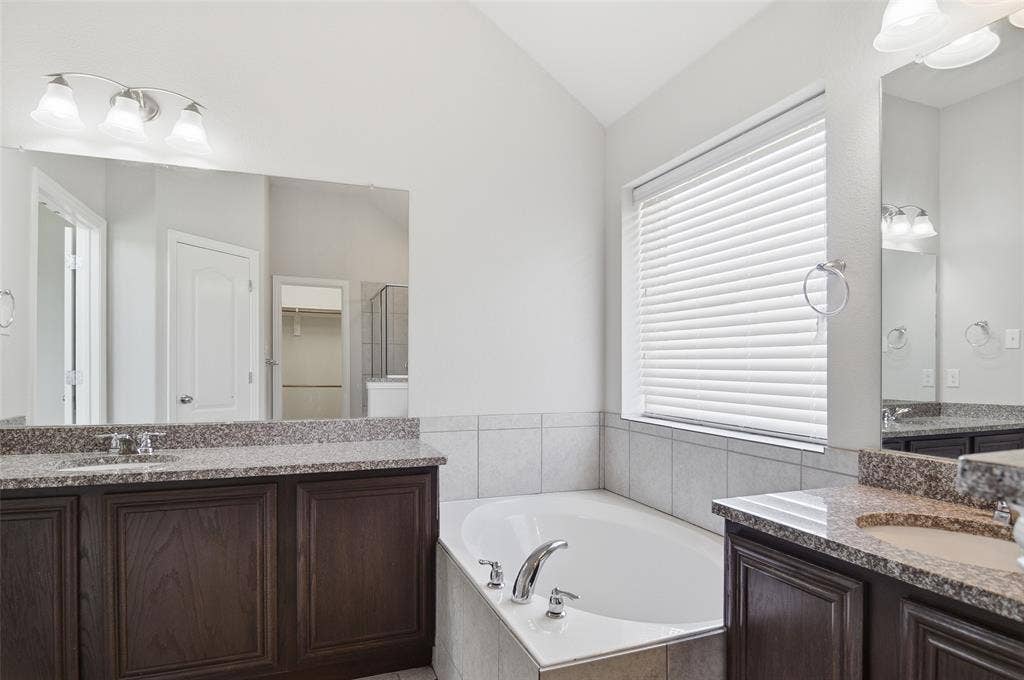 466 Rockaway Drive, Midlothian, TX 76065 Primary Bath