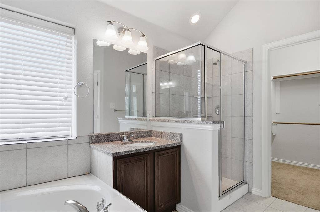 466 Rockaway Drive, Midlothian, TX 76065 Primary Bath