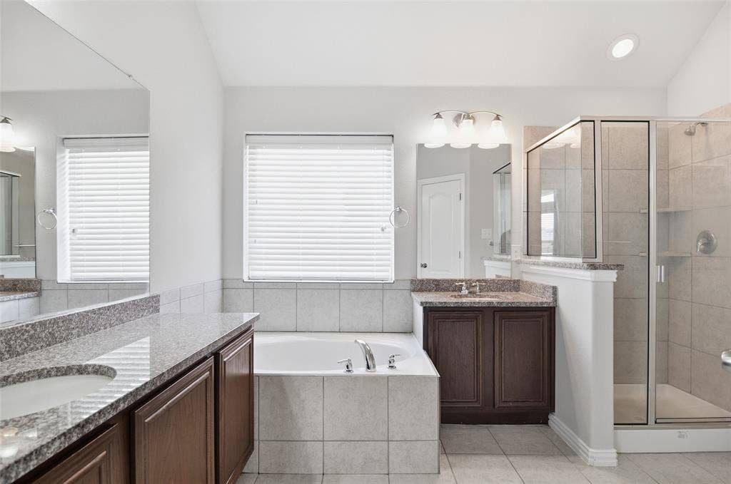 466 Rockaway Drive, Midlothian, TX 76065 Primary Bath