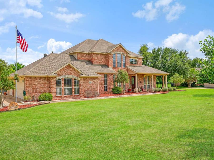 Property photo for 10519 E Clover Lane, Forney, TX
