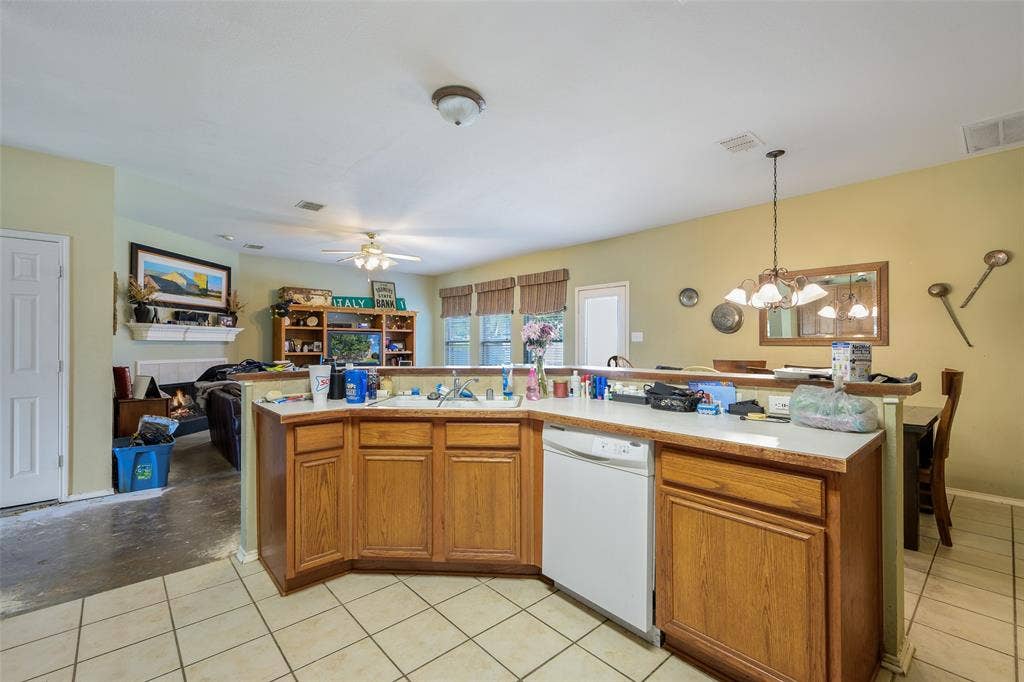 211 Mineral Springs Drive, Allen, TX 75002 211 Mineral Springs Drive, Allen, TX 75002