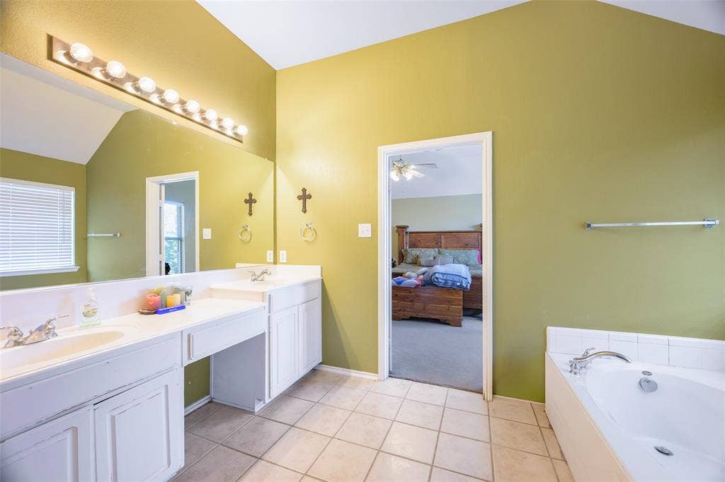 211 Mineral Springs Drive, Allen, TX 75002 211 Mineral Springs Drive, Allen, TX 75002