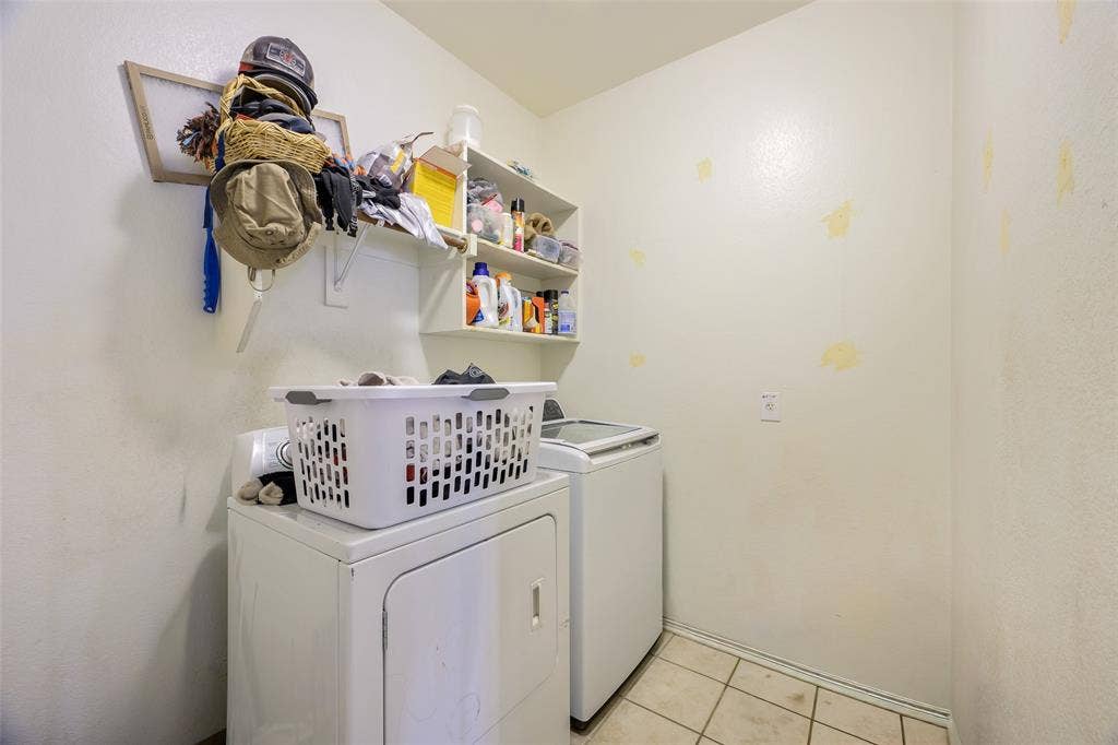 211 Mineral Springs Drive, Allen, TX 75002 211 Mineral Springs Drive, Allen, TX 75002