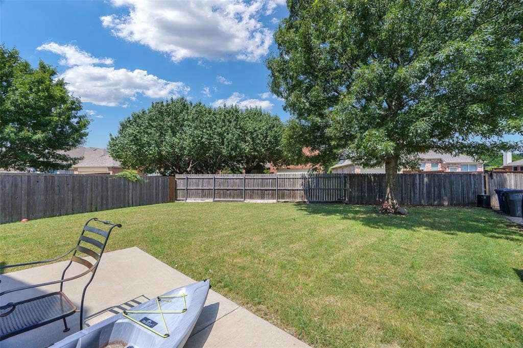 211 Mineral Springs Drive, Allen, TX 75002 Large back yard