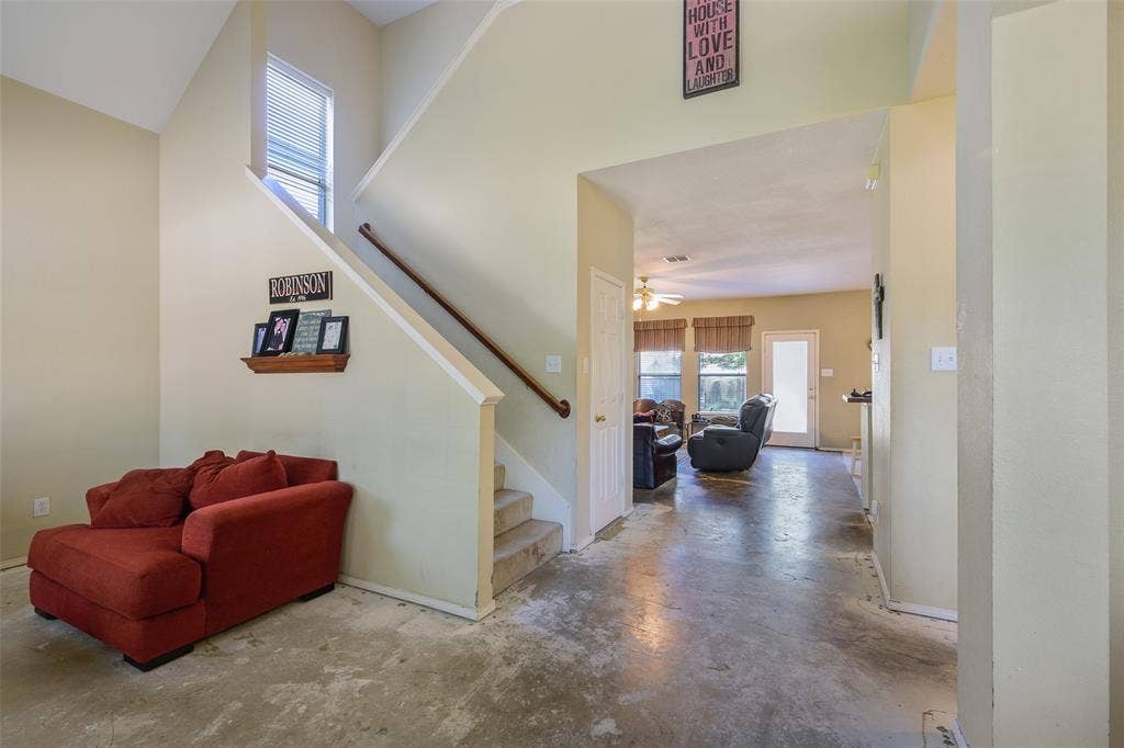 211 Mineral Springs Drive, Allen, TX 75002 211 Mineral Springs Drive, Allen, TX 75002