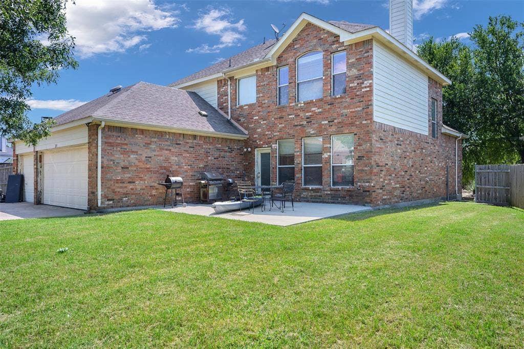 211 Mineral Springs Drive, Allen, TX 75002 211 Mineral Springs Drive, Allen, TX 75002