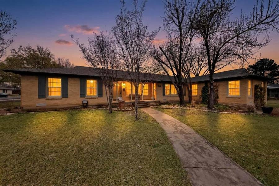 Property photo for 1707 Mariposa Drive, Dallas, TX