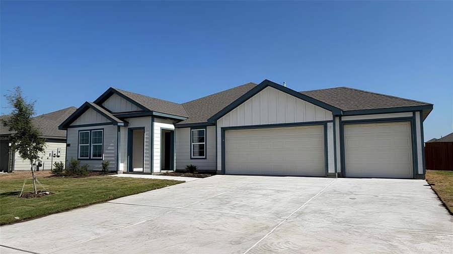 Property photo for 506 White Willow Drive, Nevada, TX