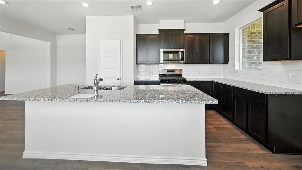 1207 Silent Peak Drive, Princeton, TX 75407