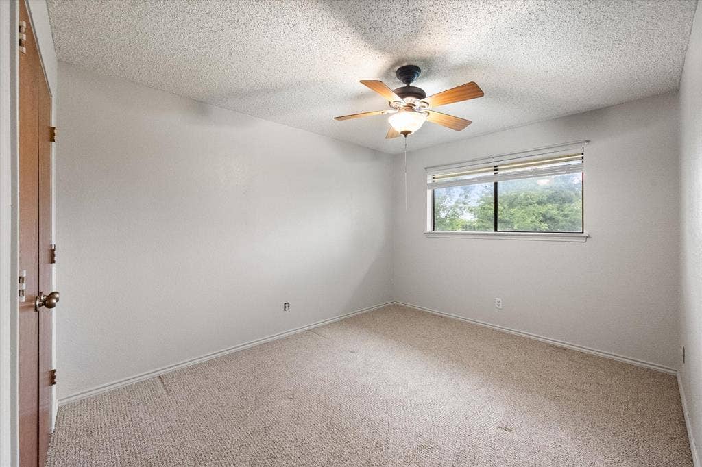 541 Apple Lane, Midlothian, TX 76065