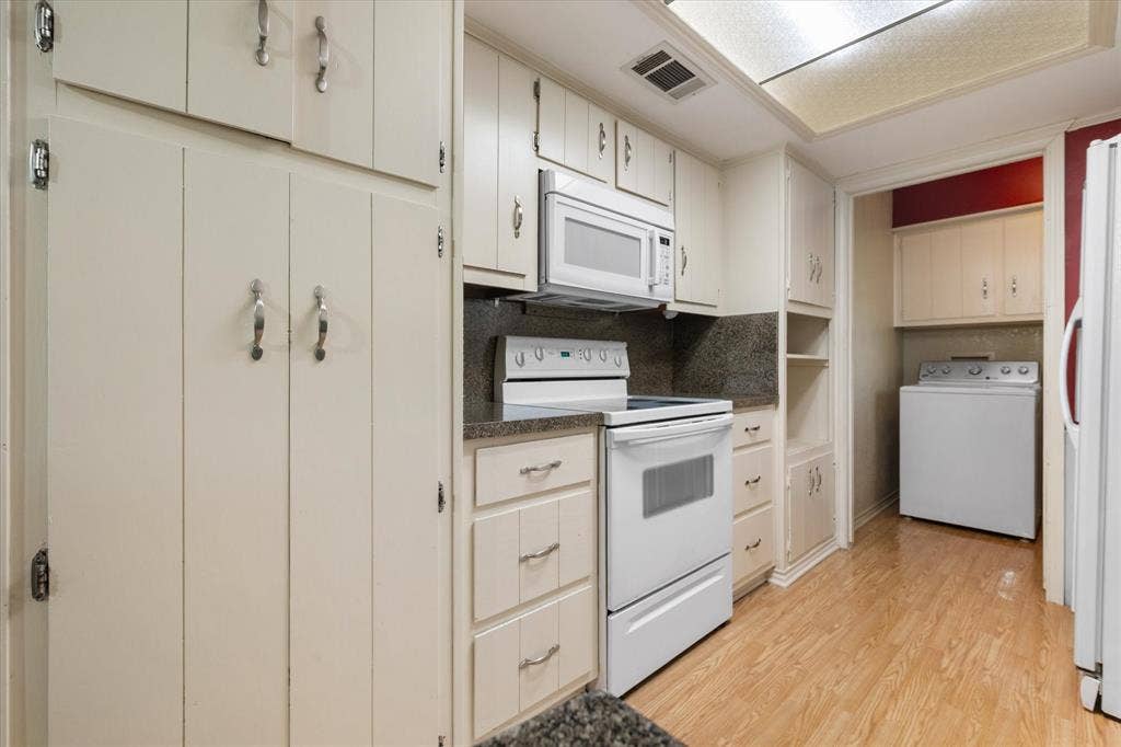 541 Apple Lane, Midlothian, TX 76065