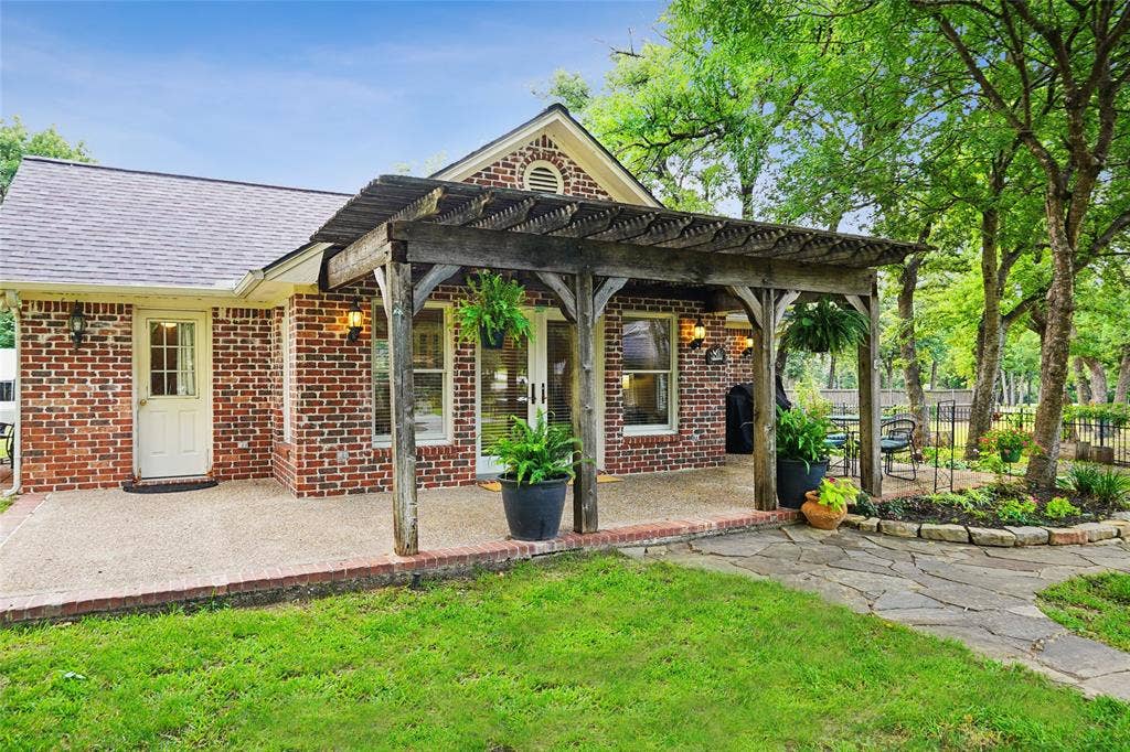 915 Skyline Drive, Argyle, TX 76226 Guest house