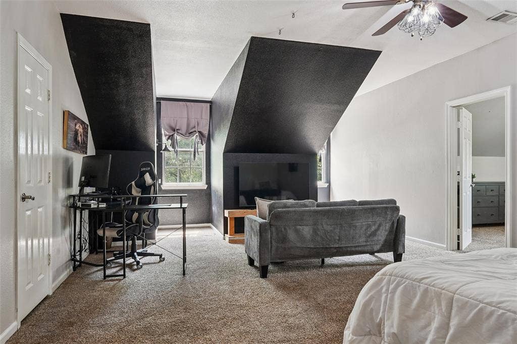 915 Skyline Drive, Argyle, TX 76226 Upstairs gameroom