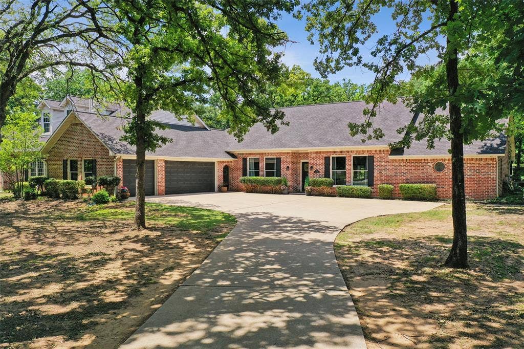 915 Skyline Drive, Argyle, TX 76226 915 Skyline Drive, Argyle, TX 76226