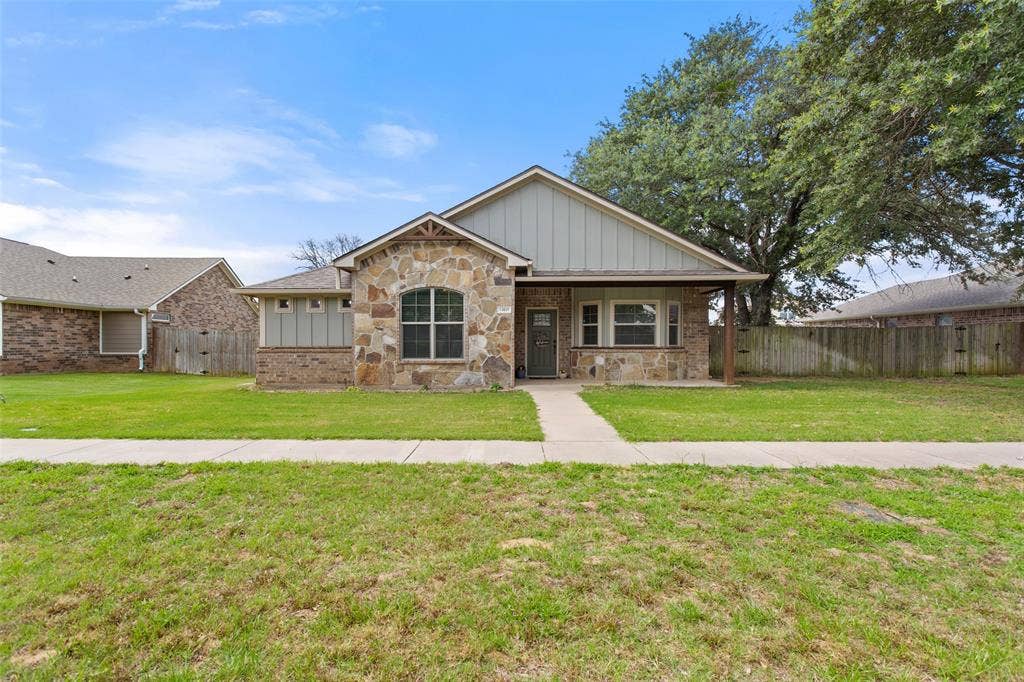 13835 County Road 4200, Lindale, TX 75771 13835 County Road 4200, Lindale, TX 75771