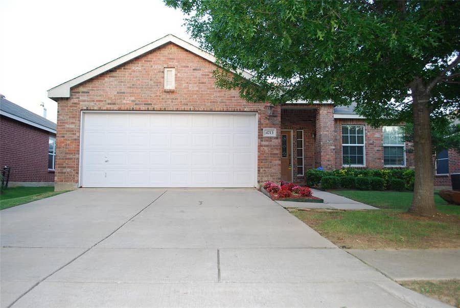 Property photo for 4713 Fox Sedge Lane, Denton, TX