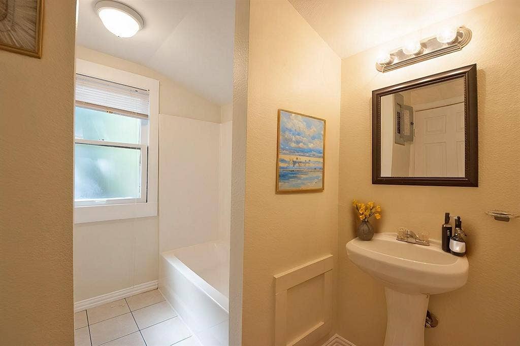 5405 Worth Street, Dallas, TX 75214 Virtually staged bathroom