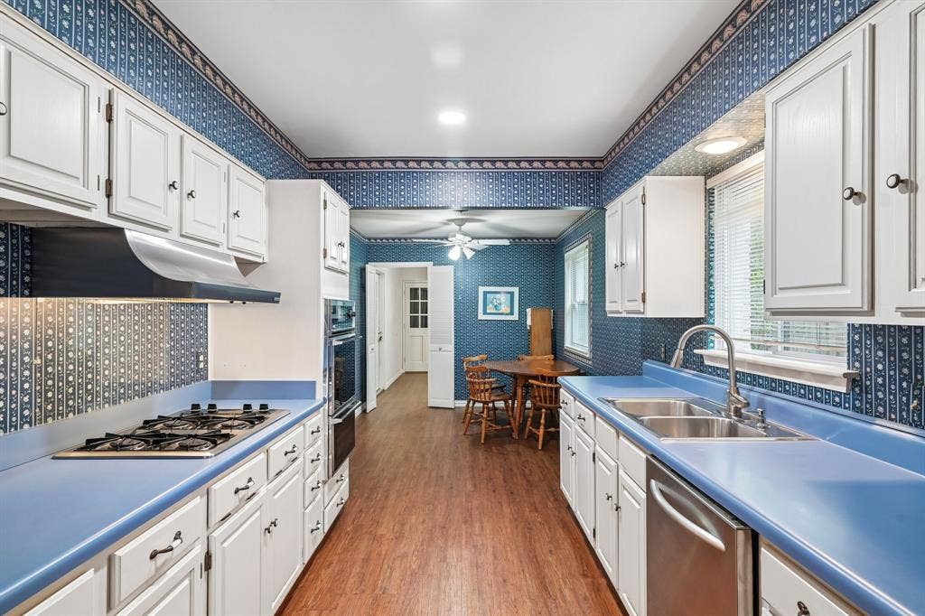 12518 High Meadow Drive, Dallas, TX 75244 Kitchen