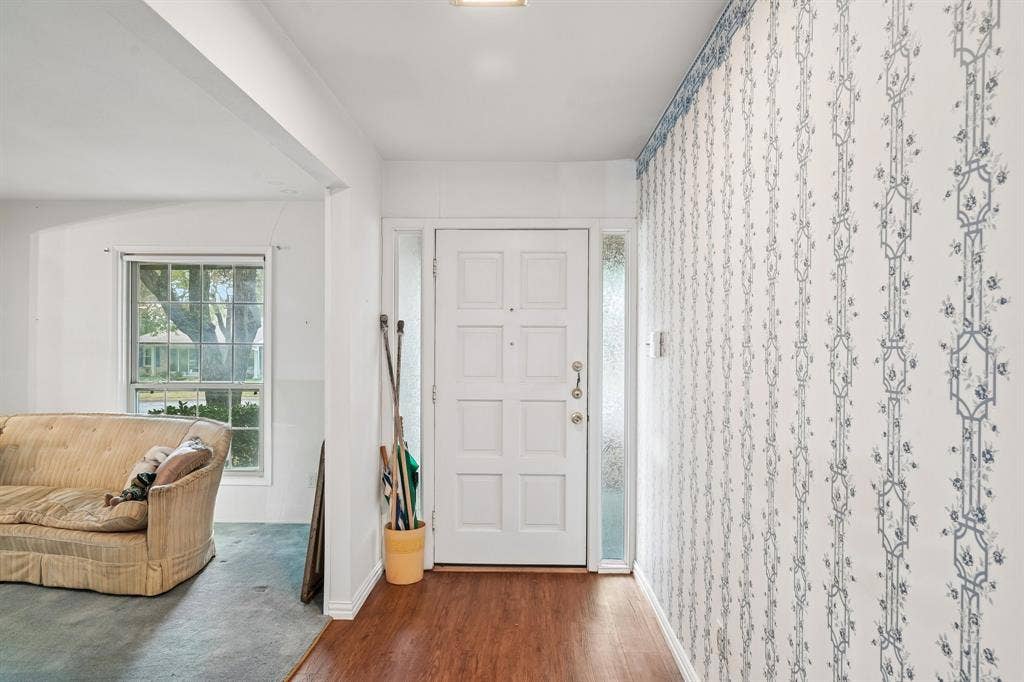 12518 High Meadow Drive, Dallas, TX 75244 Entry