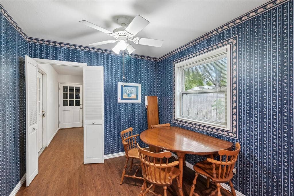 12518 High Meadow Drive, Dallas, TX 75244 Breakfast area