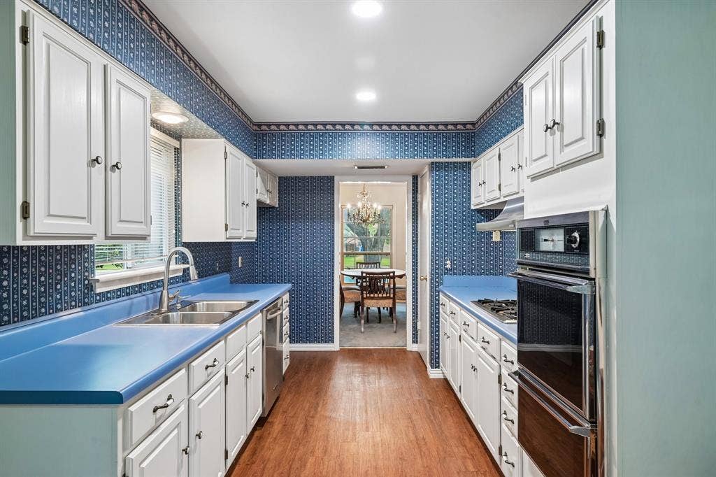 12518 High Meadow Drive, Dallas, TX 75244 Kitchen