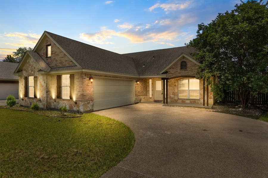 Property photo for 3144 Lippizan Street, Robinson, TX