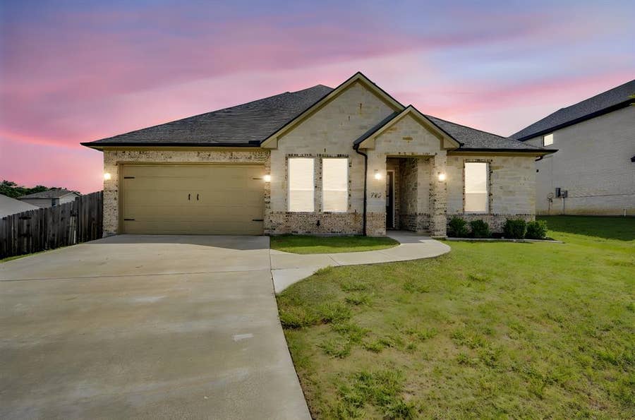 Property photo for 702 Chester Court, Ennis, TX