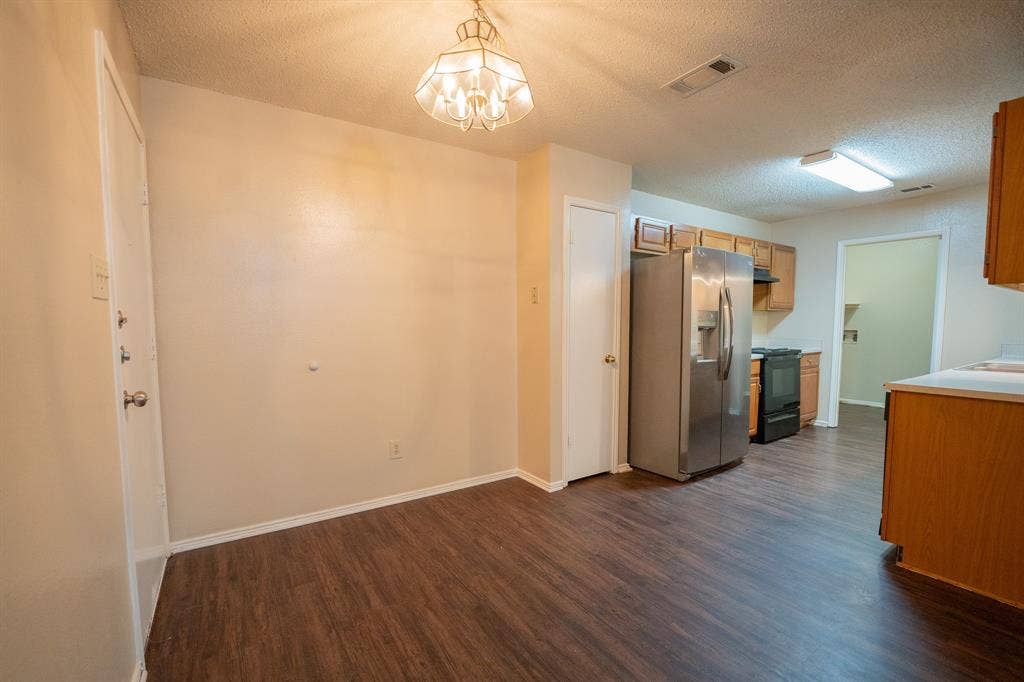 831 Ash Grove Lane, DeSoto, TX 75115 831 Ash Grove Lane, DeSoto, TX 75115
